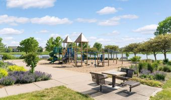 15590 Duck Trail Ln, Apple Valley, MN 55124