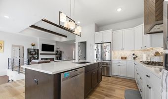 1113 W Lakeway Ct, Andover, KS 67002