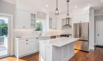 927 High Rd, Berlin, CT 06037