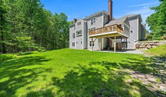 17 Canterbury Ln, Bedford, NH 03110