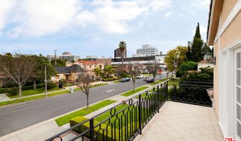 129 N Le Doux Rd, Beverly Hills, CA 90211
