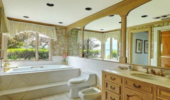 69 Nayatt Rd, Barrington, RI 02806
