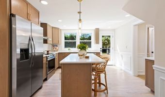 31 Flat Rock Rd, Branford, CT 06405