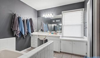 413 Peach Ave, Albertville, AL 35950