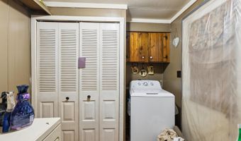 76 Railroad St, Auxier, KY 41602