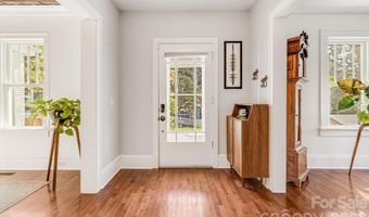 18 Robinwood Ave, Asheville, NC 28806