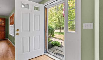 16 Breakneck Rd, Hudson, NH 03051