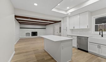 309 Glenbrook Ln, Avon, IN 46123