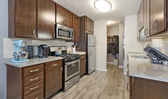 2642 N Windsor Dr 102, Arlington Heights, IL 60004