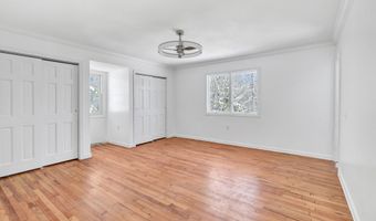 17 Stage Rd, Brookfield, CT 06804