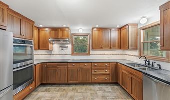 382 Beavertail Rd, Jamestown, RI 02835