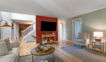 352 Log Cabin Rd, Arundel, ME 04046