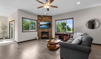 2726 11th Ave, Anoka, MN 55303