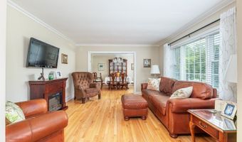 3 Travel Rd, Alloway, NJ 07461