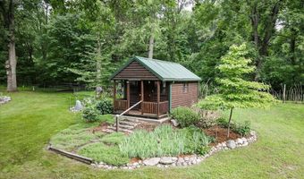 3900 Dursum Ave NE, Ada, MI 49301