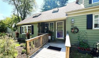 29 Stony Acre Dr, Cranston, RI 02920