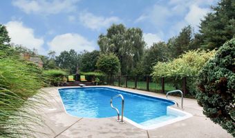 2197 Knollpoint Dr NE, Ada, MI 49301