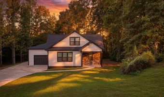 270 CHOCCOLOCCO Dr, Anniston, AL 36207