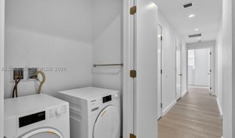 9201 E Bay Harbor Dr Uph02, Bay Harbor Islands, FL 33154