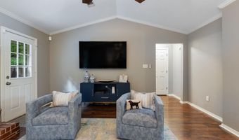 509 Sharon Oaks Ct, Benton, AR 72019