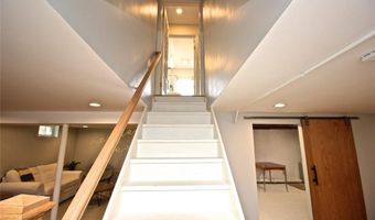 139 Coggeshall Ave, Newport, RI 02840