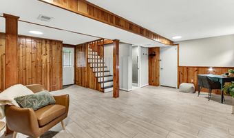 6927 FERN Ln, Annandale, VA 22003