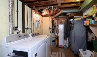 594 Terra Ln, Amherst, OH 44001