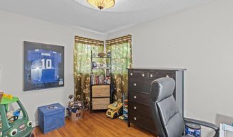 687 Hopping Rd, Belford, NJ 07718