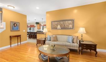 10 Honey Lou Ct, Cranston, RI 02921