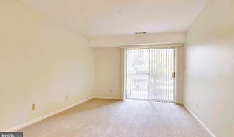 244 S REYNOLDS St 303, Alexandria, VA 22304