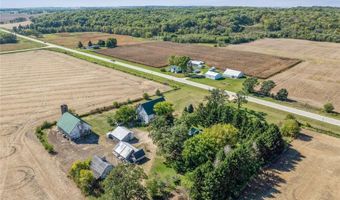 4705 Prairieburg Rd, Anamosa, IA 52205