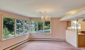 73 South St, Burlington, VT 05401
