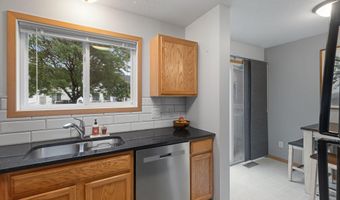 15548 Flyboat Ln, Apple Valley, MN 55124