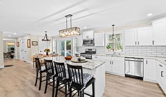 8 Big River Rd, Coventry, RI 02816