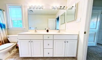 203 Cynwyd Dr, Absecon, NJ 08201