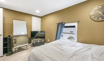 994 Moeller Ave, Akron, OH 44307