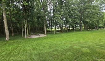 5962 Deer Hollow Rd, Auburn, IN 46706