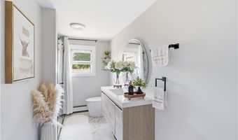 253 Station St, Coventry, RI 02816