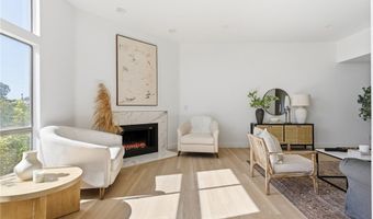 10820 Holman Ave 204, Los Angeles, CA 90024