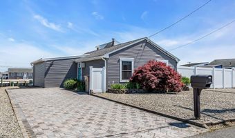 209 Fernwood Dr, Bayville, NJ 08721