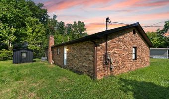 57 Hopson St, Auxier, KY 41602