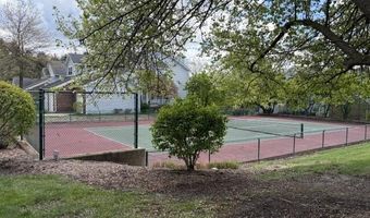 4299 Pine Ridge Ct, Ann Arbor, MI 48105