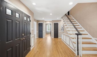 7556 PEPPERELL Dr, Bethesda, MD 20817