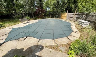 28 Chain Blvd, Bayville, NJ 08721