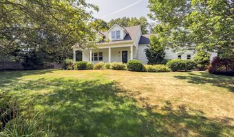 2 Sunnyfield Ln, Falmouth, ME 04105