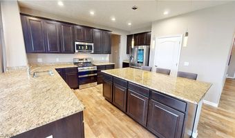 940 Longitude Ln, Amherst, OH 44001