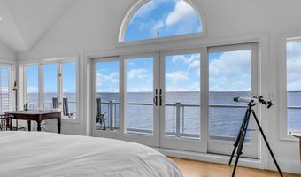 42 Bayside Dr, Atlantic Highlands, NJ 07716