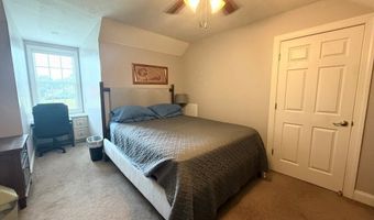 827 Plantation Dr, Adel, GA 31620