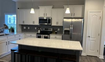 1375 Whitney Dr, Aberdeen, NC 28315