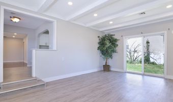68 Elm St, Beachwood, NJ 08722